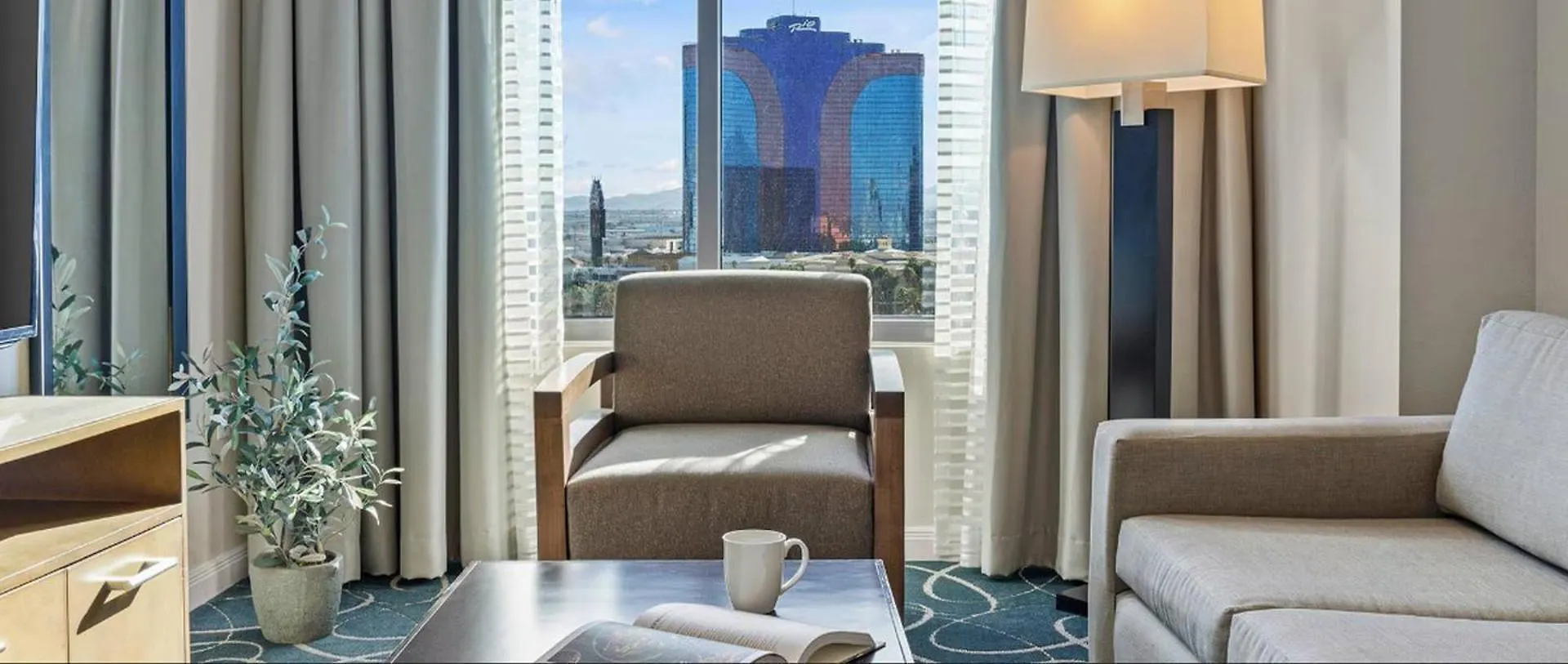 Hotel Las Vegas Desert Blue By Hellovacay